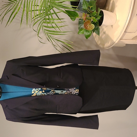 Calvin Klein Suit Set w/ Skirt & 2 Button Jacket / Size 4P - Picture 3 of 16